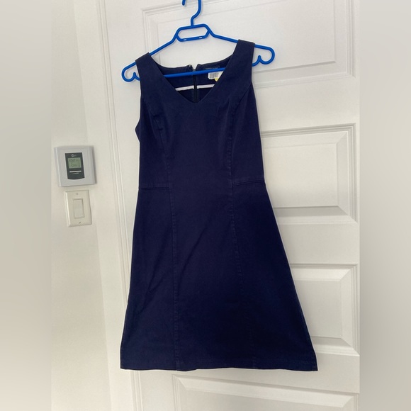 Sleeveless dress - Picture 2 of 3